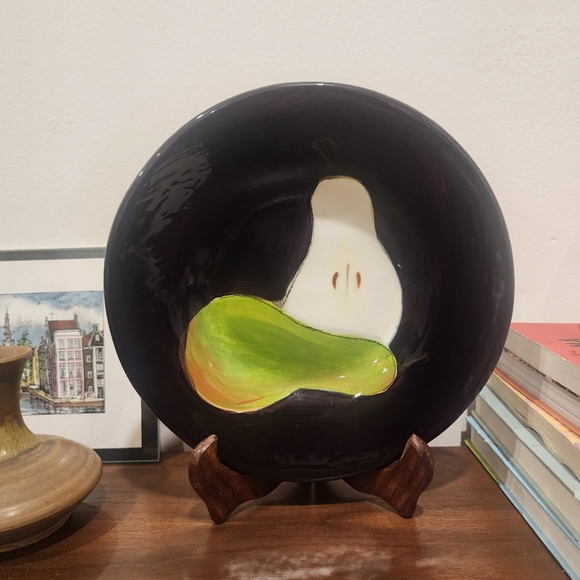 Beautiful Vintage Single Handmade Ceramic Pear Home Décor Plate - Picture 4 of 8